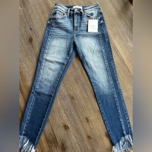 KanCan freyed ankle Jean. Size 3/25.
